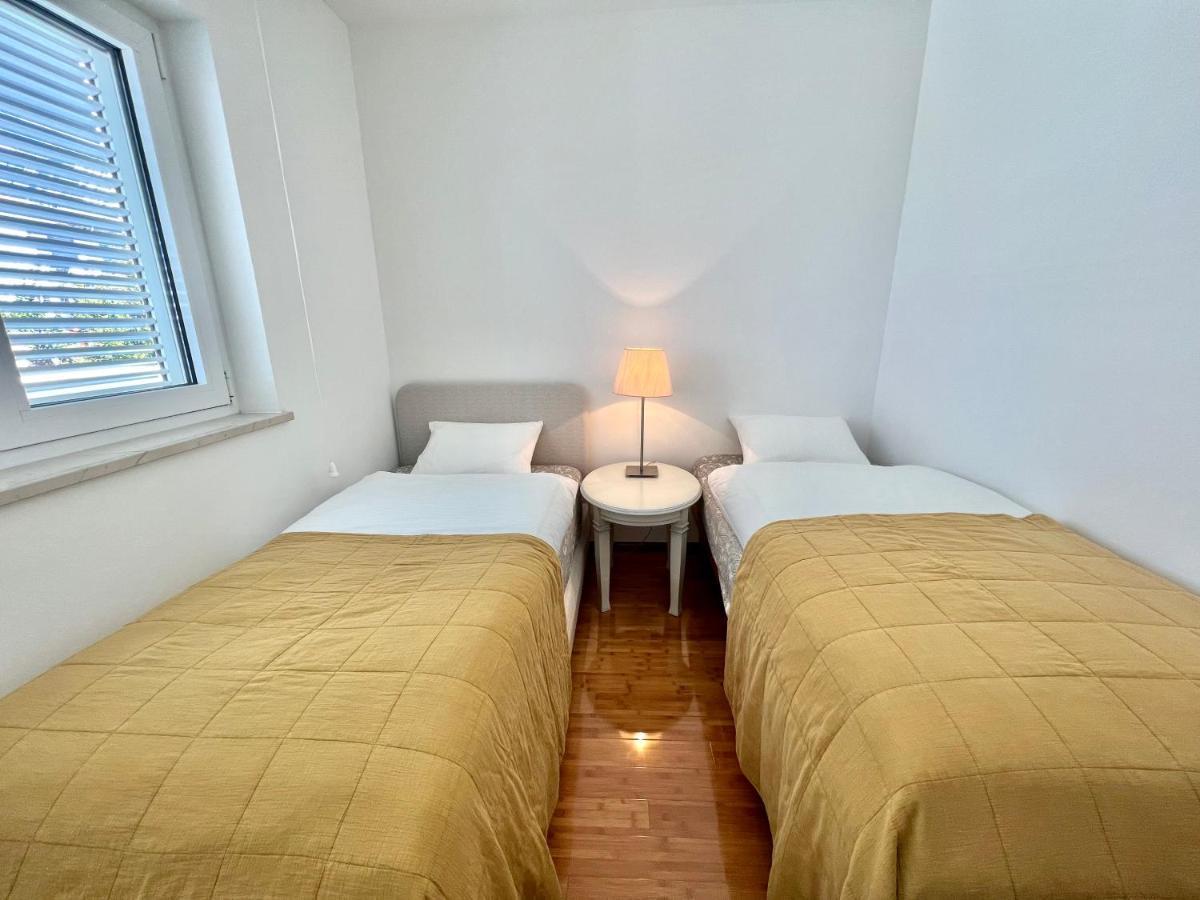 Apartment Golden View ดรามัลย์ ภายนอก รูปภาพ