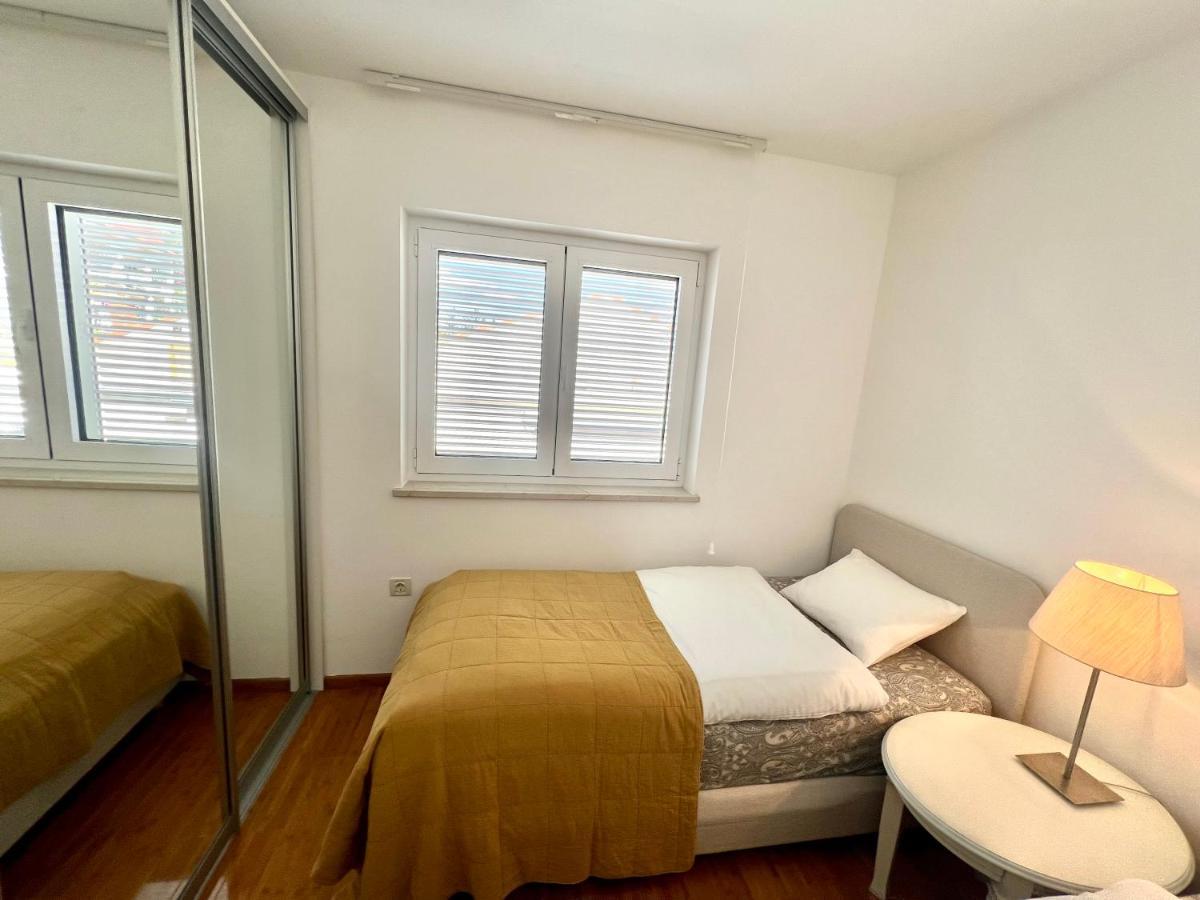 Apartment Golden View ดรามัลย์ ภายนอก รูปภาพ