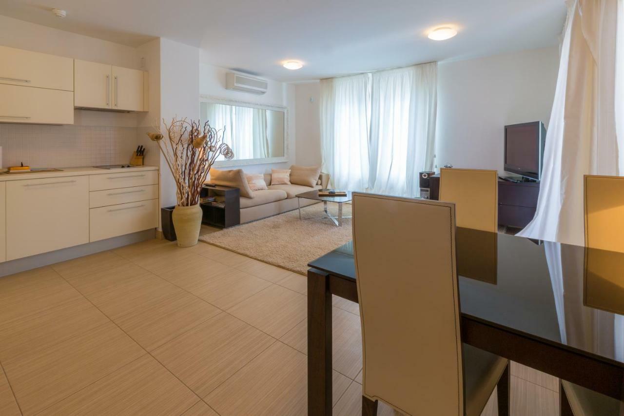 Apartment Golden View ดรามัลย์ ภายนอก รูปภาพ